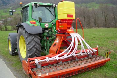 Sägerät Aufbau an Traktor