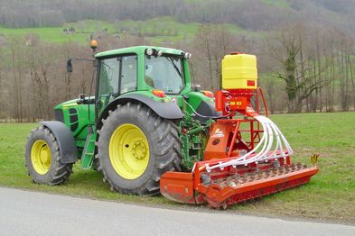 Sägerät Aufbau an Traktor